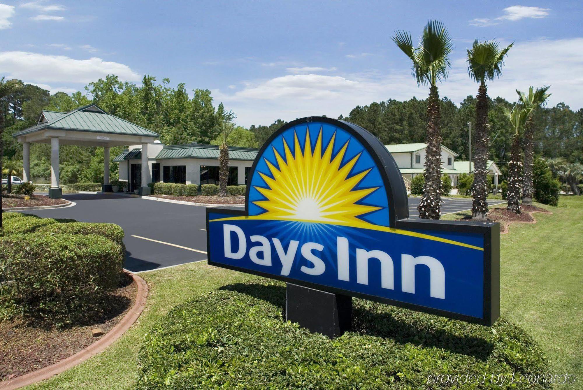 Days Inn By Wyndham Richmond Hill/Savannah Exterior foto